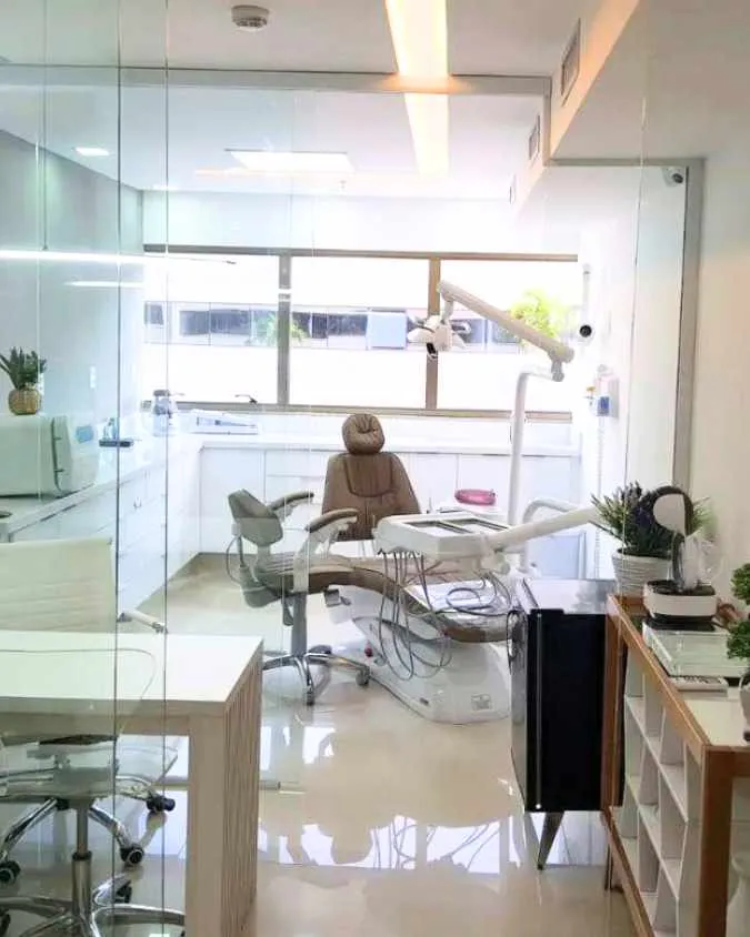 Consultório Odontológico Moderno na Barra da Tijuca, Vogue Square